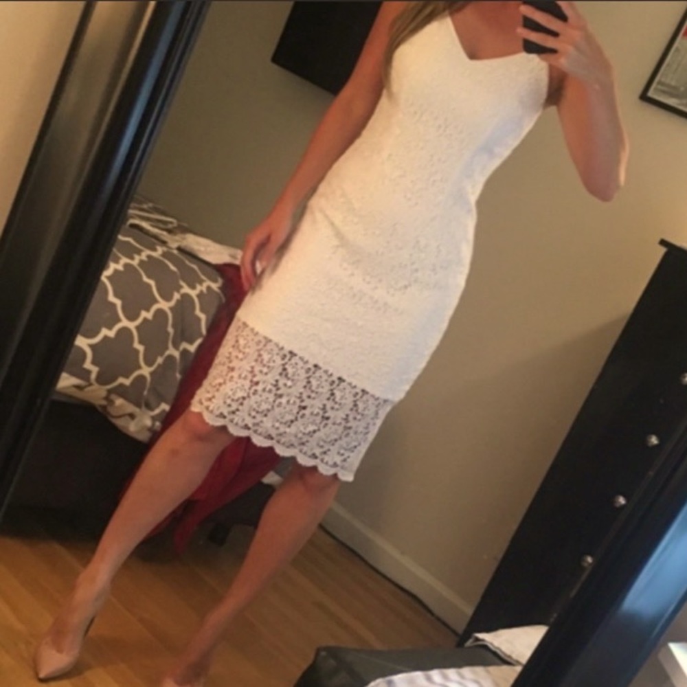 WHITE HOUSE BLACK MARKET White Lace Dress - Size 2